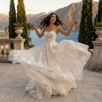 Strapless Lace Wedding Dress Elegant Bridal Gown Petal Train Bride Dress